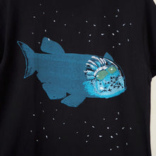 画像をギャラリービューアに読み込む, デメニギス Tシャツ|aosansyo(アオサンショウ)