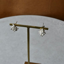 画像をギャラリービューアに読み込む, つぶつぶカレンシルバーピアス|YEAH.JAPAN(イエアジャパン)