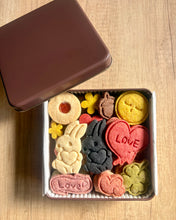 画像をギャラリービューアに読み込む, ずっといっしょ しろいうさぎとくろいうさぎのバレンタインクッキー缶 large|chinami sweets(チナミスイーツ)