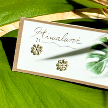 画像をギャラリービューアに読み込む, お風呂OK!金属アレルギー対応!小つぶフラワーピアス|Hiwalani(ヒワラニ)