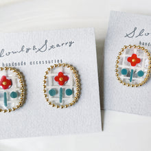 画像をギャラリービューアに読み込む, 赤いお花×チェック イヤリング|slowly&starry(スローリーアンドスターリー)