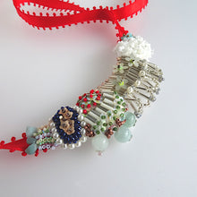 画像をギャラリービューアに読み込む, 宝石箱//立体刺繡のリボンネックレス|hanmmmo(ハンモ)