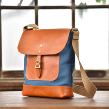 画像をギャラリービューアに読み込む, MUDITA HILL|岡喜近江牛レザーと高島帆布で作った たてショルダーバッグ Mサイズ 【びわ湖ブルー・ブライトキャメル】|Cogocoro(コゴコロ)