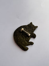 画像をギャラリービューアに読み込む, まあるい黒ネコ・チビ太のブローチ|maltamarie(マルタマリエ)