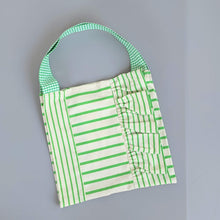 画像をギャラリービューアに読み込む, 作家オリジナル生地でつくった肩掛けアシメフリルバッグ|takutomo(タクトモ)