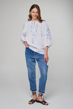 画像をギャラリービューアに読み込む, 刺繍入りブラウス・青い花|Ukrainian Embroidery Wear ”Mavka”(ウクライナシシュウノアパレル マウカ)