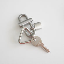 画像をギャラリービューアに読み込む, Triangle hoop key ring キーリング | LUNACHIC(ルナシック)