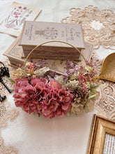 画像をギャラリービューアに読み込む, 大きなダリアのフラワーリース|flowers luciole(フラワーズ ルシオール)