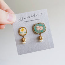 画像をギャラリービューアに読み込む, ネコとお花ピアス グリーン|slowly&starry(スローリーアンドスターリー)