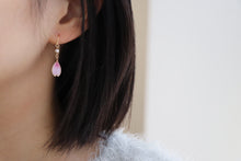 画像をギャラリービューアに読み込む, 桜の花びらと淡水パールのピアス.イヤリング(ピンク)|Lab407(ラボヨンマルナナ)