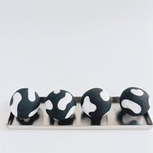 画像をギャラリービューアに読み込む, 炭団オブジェ / 缶入〇|櫂の炭(カイノスミ)