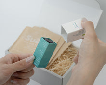 画像をギャラリービューアに読み込む, 【ギフトにおすすめ】無添加入浴剤sus4 10g/3個+アロマオイルERIANA/1個セット ギフトボックス|sus4(サスフォー)