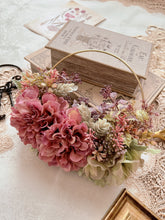 画像をギャラリービューアに読み込む, 大きなダリアのフラワーリース|flowers luciole(フラワーズ ルシオール)