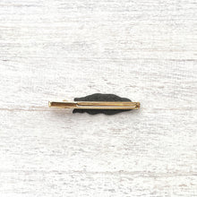 画像をギャラリービューアに読み込む, へそ天で眠るネコ・ボブの髪飾り|maltamarie(マルタマリエ)