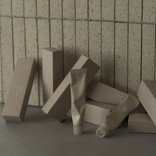 画像をギャラリービューアに読み込む, N°5 SANDALWOOD フレグランス ハンドクリーム|suuw.(スゥドット)