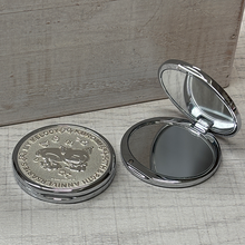 画像をギャラリービューアに読み込む, My Melody 50th & Kuromi 20th Anniversaries コンパクトミラー・マイメロディ&クロミ・シルバー|Cuprum by ISHIWATA(クプラム バイ イシワタ)