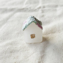 画像をギャラリービューアに読み込む, おかえり|ガラスと草木染め刺繍の小さなオブジェ|misaki kotori glass and thread(ミサキコトリグラスアンドスレッド)