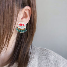 画像をギャラリービューアに読み込む, 赤いお花ピアス|slowly&starry(スローリーアンドスターリー)