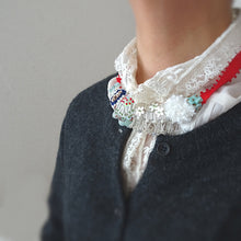 画像をギャラリービューアに読み込む, 宝石箱//立体刺繡のリボンネックレス|hanmmmo(ハンモ)