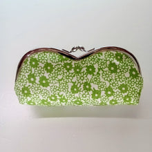 画像をギャラリービューアに読み込む, がま口【ソラマメ】 メガネ入れ|染の里おちあい(ソメノサトオチアイ)