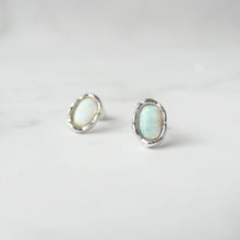 画像をギャラリービューアに読み込む, オパール スタッドピアス(シルバー925/ロジウムプレーティング)|SMUK(スムーク)
