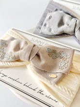 画像をギャラリービューアに読み込む, レースフラワー フランス刺繍リボン ベビーターバン|SUNNY RIBBON(サニーリボン)