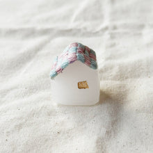 画像をギャラリービューアに読み込む, おかえり|ガラスと草木染め刺繍の小さなオブジェ|misaki kotori glass and thread(ミサキコトリグラスアンドスレッド)