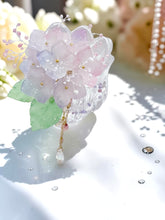 画像をギャラリービューアに読み込む, ふんわりカラーの紫陽花と金沢金箔のかんざし(ドライフラワー・天然石とガラスの揺れるチャーム付き)|ハピネスウェーブ