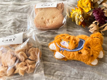 画像をギャラリービューアに読み込む, 【Glutenfree &Vegan】猫のぬいぐるみとクッキーのセット|アリサの北海道お菓子店 chat(アリサノホッカイドウオカシテンチャット)