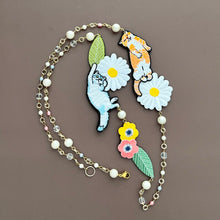 画像をギャラリービューアに読み込む, 花畑でお昼寝するねこたちの首飾り (デスパイネ・マフィン)|maltamarie(マルタマリエ)