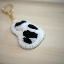 画像をギャラリービューアに読み込む, 和み猫のキーホルダー 後ろ姿 白と黒|Little Plum(リトルプラム)