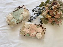 画像をギャラリービューアに読み込む, フラワーアイシングクッキーギフト(くすみピンク)|studio chaleur +(スタジオシャルール)