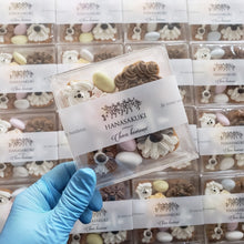 画像をギャラリービューアに読み込む, 天然色素のフラワーアイシングクッキー❀クリアーケースSサイズ(Dog)|HANASAKUKI(ハナサクキ)