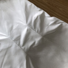 画像をギャラリービューアに読み込む, ねこのための枕|まくらのキタムラ