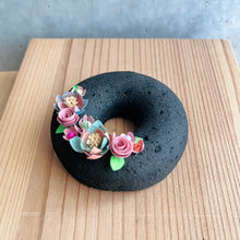 画像をギャラリービューアに読み込む, 炭団オブジェ / リース+ピンク+ブルー|櫂の炭(カイノスミ)