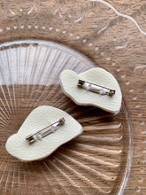 画像をギャラリービューアに読み込む, ブローチ【レインボー】|tsubutsubu design.(ツブツブデザイン)