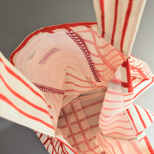 画像をギャラリービューアに読み込む, 作家オリジナル生地でつくった肩掛けアシメフリルバッグ|takutomo(タクトモ)