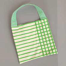 画像をギャラリービューアに読み込む, 作家オリジナル生地でつくった肩掛けアシメフリルバッグ|takutomo(タクトモ)