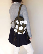 画像をギャラリービューアに読み込む, Rugby ball bag<Leather Flower motif>|Cherry on top(チェリーオントップ)