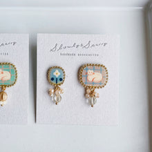 画像をギャラリービューアに読み込む, ネコとお花ピアス ピンク|slowly&starry(スローリーアンドスターリー)