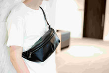 画像をギャラリービューアに読み込む, Tajima Cowhide ボディーバッグ|D.L.P.(ディーエルピー)