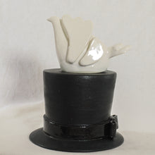 画像をギャラリービューアに読み込む, シルクハットとハトの花瓶セット|とうげい hanaga(トウゲイ ハナガ)