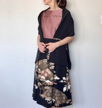 画像をギャラリービューアに読み込む, 西陣織 袋帯& 糸目刺繍 黒留袖 タックワンピース & ショール 橘 菊 梅 松 黒 金 9号~11号 M 裏地付き|着物リメイクあんえんkyoto(キモノリメイクアンエンキョウト)