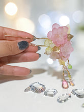 画像をギャラリービューアに読み込む, 透ける八重桜と金箔の簪|ハピネスウェーブ