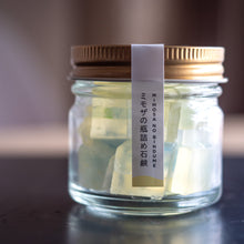 画像をギャラリービューアに読み込む, 宝石石鹸のかけらの瓶詰め|森石鹸(モリセッケン)