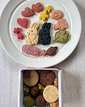 画像をギャラリービューアに読み込む, ずっといっしょ しろいうさぎとくろいうさぎのはるいろクッキー缶(mini)|chinami sweets(チナミスイーツ)