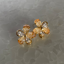 画像をギャラリービューアに読み込む, ビジューフラワーピアス|Novedad.(ノベダ)