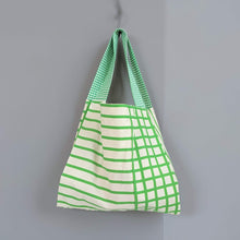 画像をギャラリービューアに読み込む, 作家オリジナル生地でつくった肩掛けアシメフリルバッグ|takutomo(タクトモ)