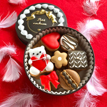 画像をギャラリービューアに読み込む, ~真っ白テディVer~バレンタイン缶 バレンタイン2026|ケーキ工房 アンドンカフェ(ケーキコウボウ アンドンカフェ)