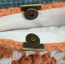 画像をギャラリービューアに読み込む, 秋冬らしさを楽しむレジ袋型お花モチーフバッグ|M'S CROCHET(エムズクロシェット)